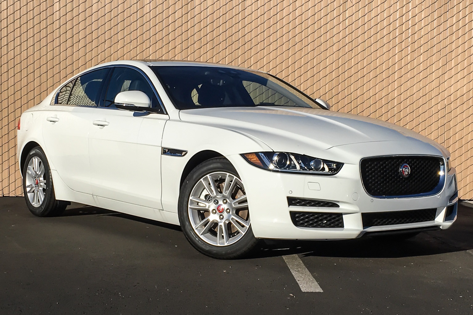 New 2019 Jaguar Xe 25t Premium 4d Sedan In Pasadena 790130 Rusnak