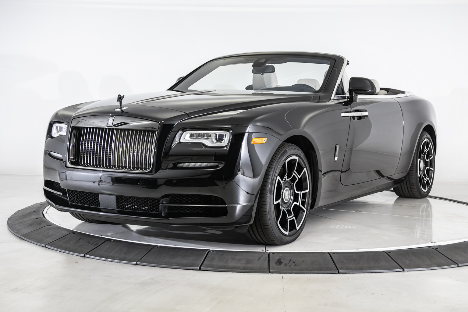 Certified Pre-Owned 2018 Rolls-Royce Dawn Black Badge 2D Convertible in ...