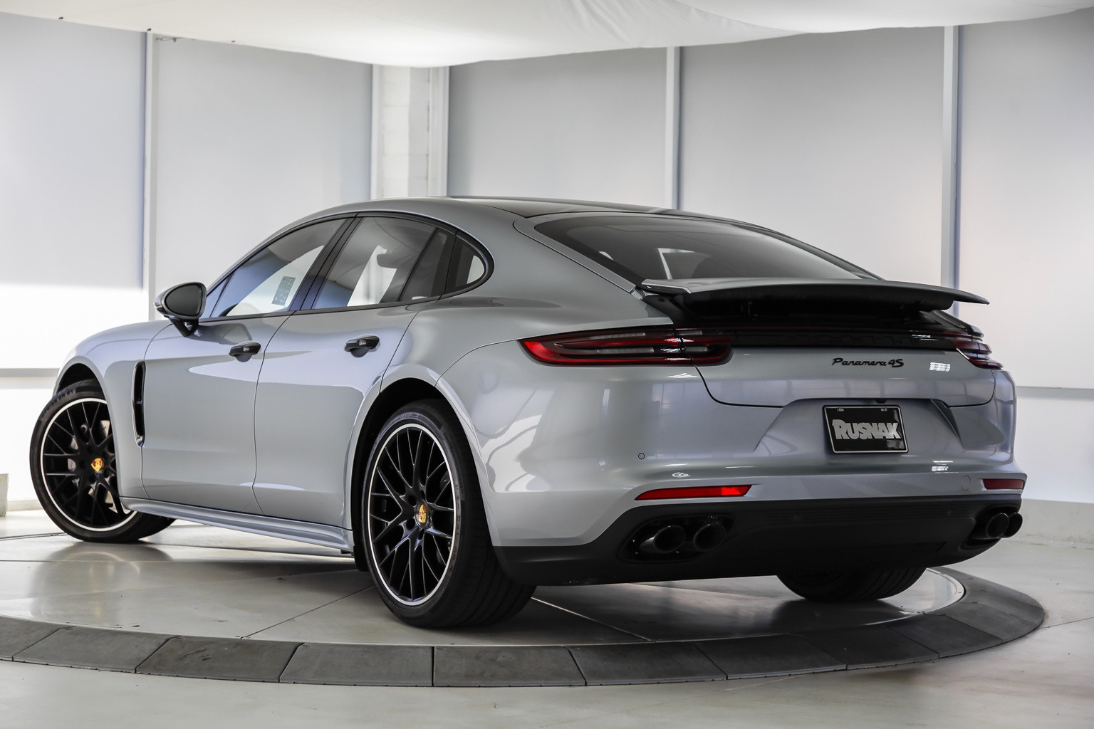 New 2020 Porsche Panamera 4S 4D Hatchback in Pasadena