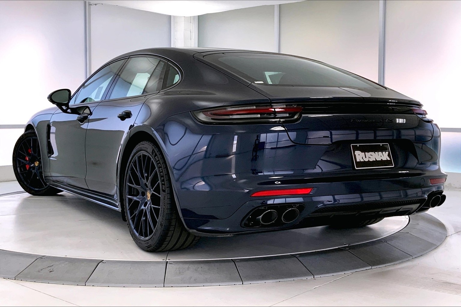 New 2020 Porsche Panamera GTS 4D Hatchback in Pasadena
