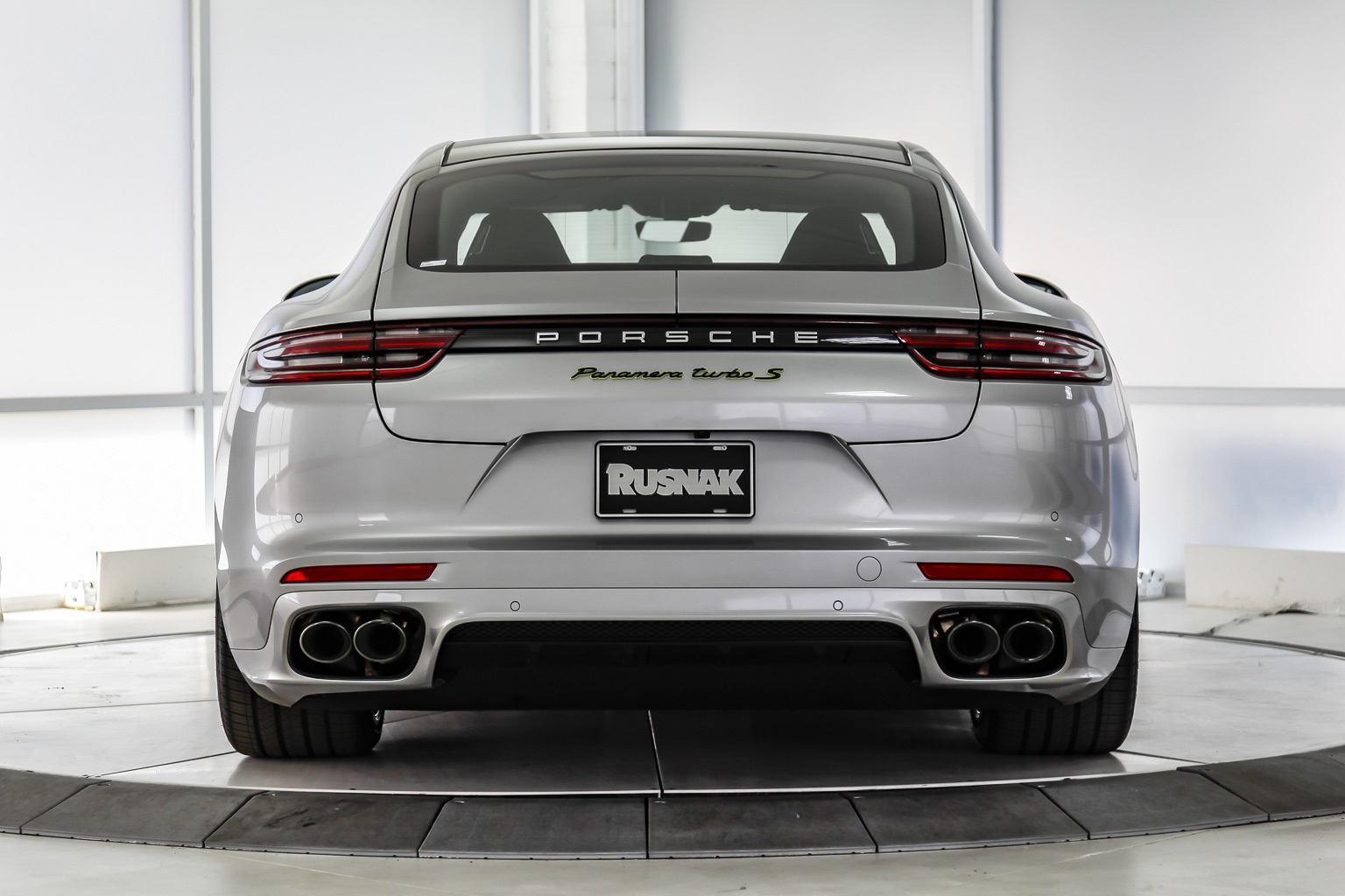 New 2020 Porsche Panamera E-Hybrid Turbo S 4D Hatchback in Pasadena