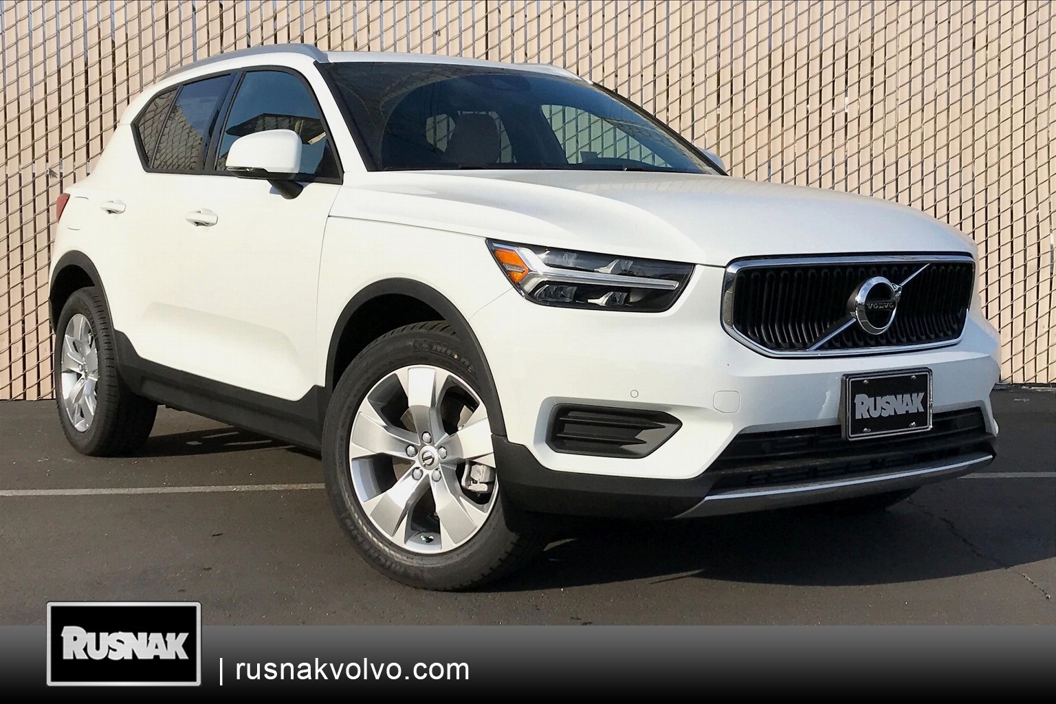 New 2020 Volvo XC40 Momentum 4D Sport Utility in Pasadena #16200533 ...