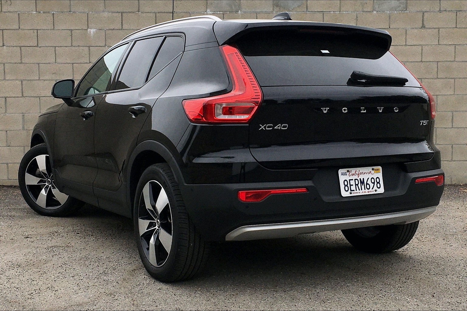 Certified PreOwned 2019 Volvo XC40 Momentum 4D Sport
